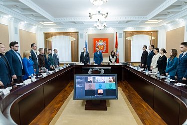 Инициативы идут от молодых